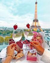 Без бренда «Свидание на фоне Эйфелевой башки» в Иваново в интернет-магазине  Без бренда «Свидание на фоне Эйфелевой башки» в Иваново